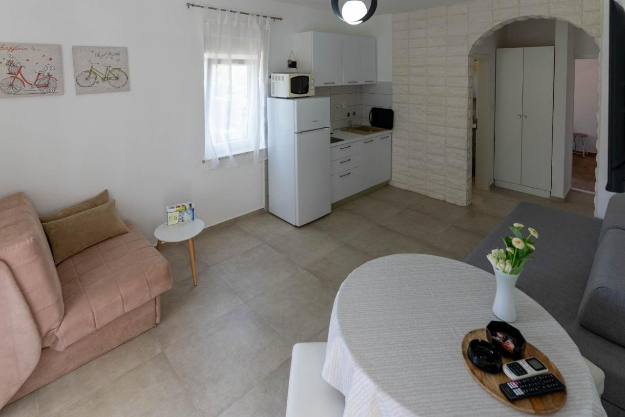 Briuni Riviera Apartment Πούλα Εξωτερικό φωτογραφία